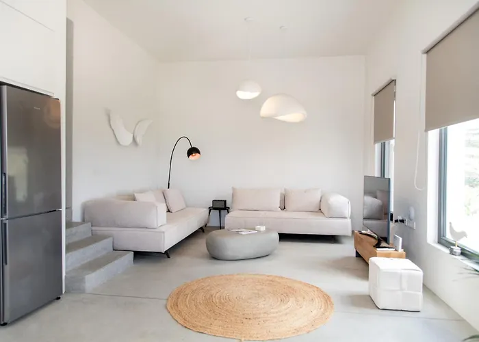 Rockaine Horizon Villa *