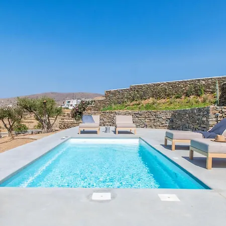 Rockaine * Tinos