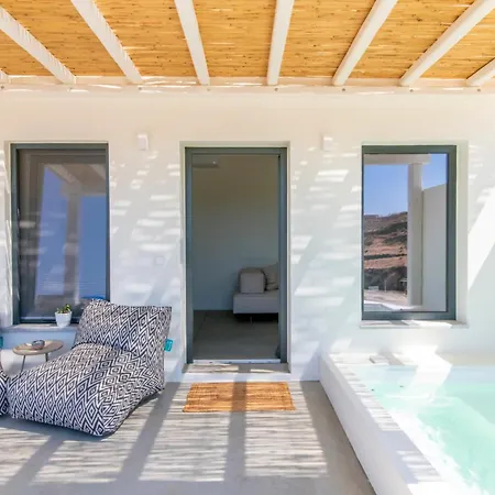 Rockaine Villa *