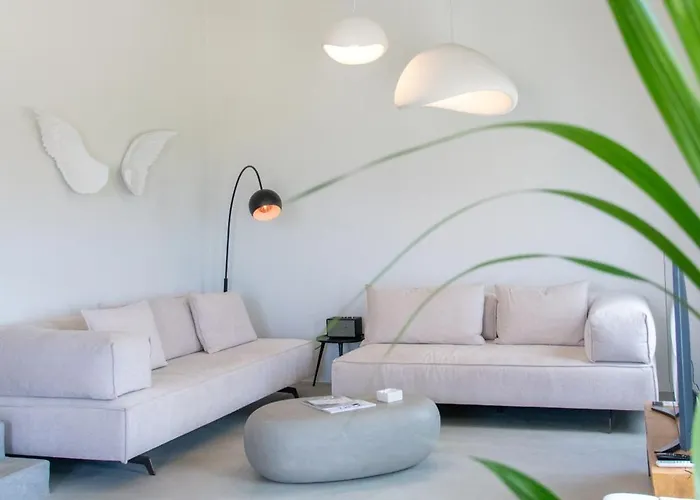 Rockaine Horizon Villa *